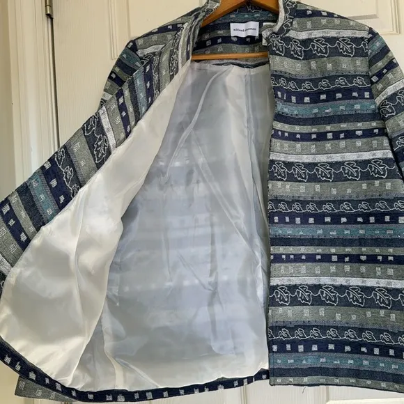 Beautiful Stylish Blue &amp; Green Blazer Size 14