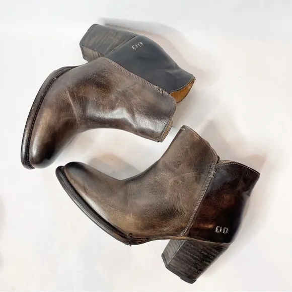 Bed Stu Yell Smoke Gray and Black Natural Leather Ankle Boot Size 10