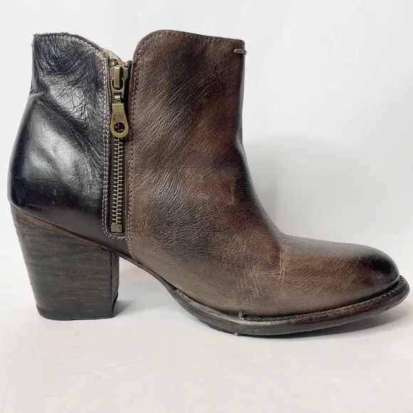 Bed Stu Yell Smoke Gray and Black Natural Leather Ankle Boot Size 10