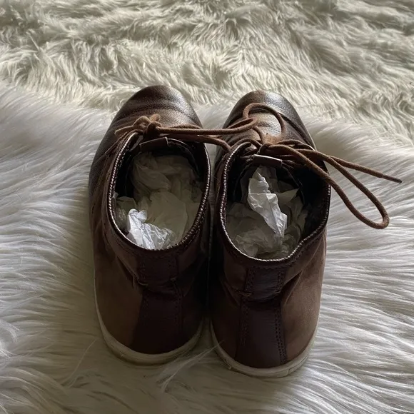 Ben Sherman brown tan size 10 men’s chukka boots