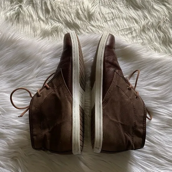 Ben Sherman brown tan size 10 men’s chukka boots