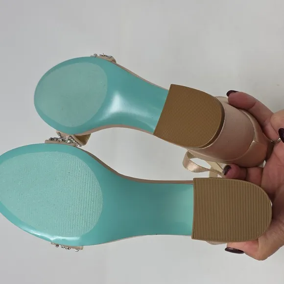 Betsey Johnson Mel Elegant Embelish Beige Block Heel Sandals Size 8