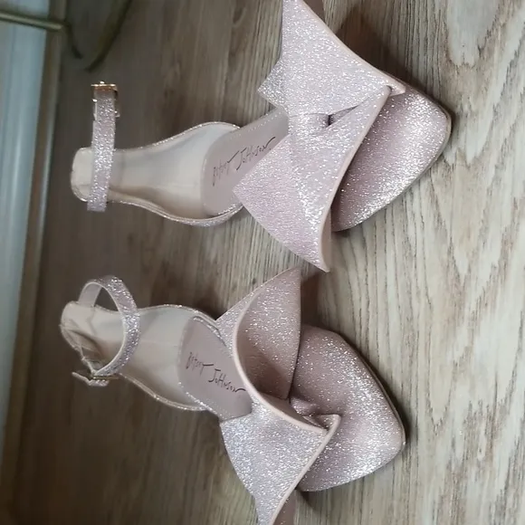 Betsey Johnson Nobel Ballet Champagne Shimmer Ankle Strap Flats Girls 13