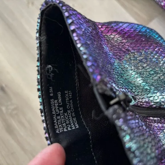 Betsey Johnson 8.5 Pointed Toe Purple and Blue Heeled Iridescent Finish Boots
