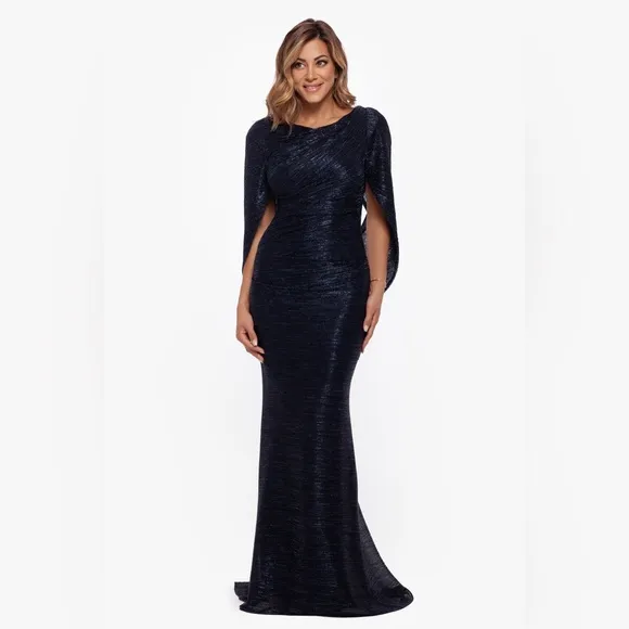 Betsy &amp; Adam Elaine Metallic Crinkle Cowl Back Gown – Size 10