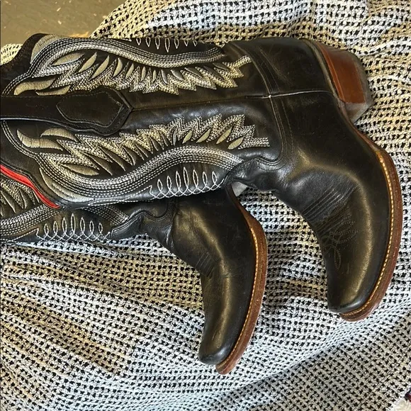 Black and Brown Cowboy Boots with Decorative Stitching
