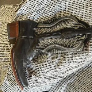 Black and Brown Cowboy Boots with Decorative Stitching