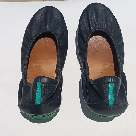 Black and Green Women's Shoes
