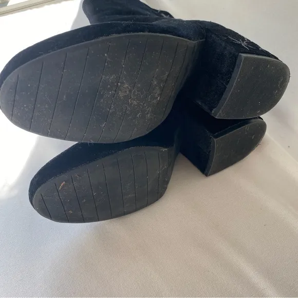 Black Velvet Kenneth Cole ankle boots size 7.5