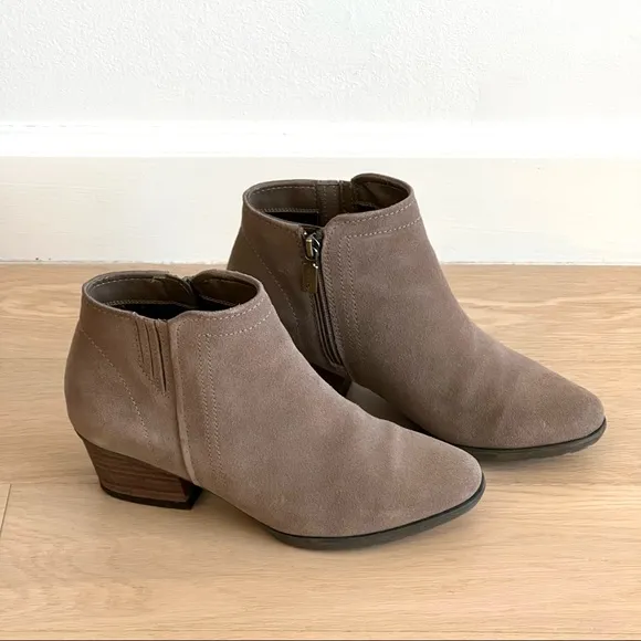 Blondo Waterproof Ankle Bootie - Taupe - Size 7.5M