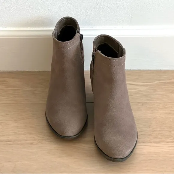 Blondo Waterproof Ankle Bootie - Taupe - Size 7.5M