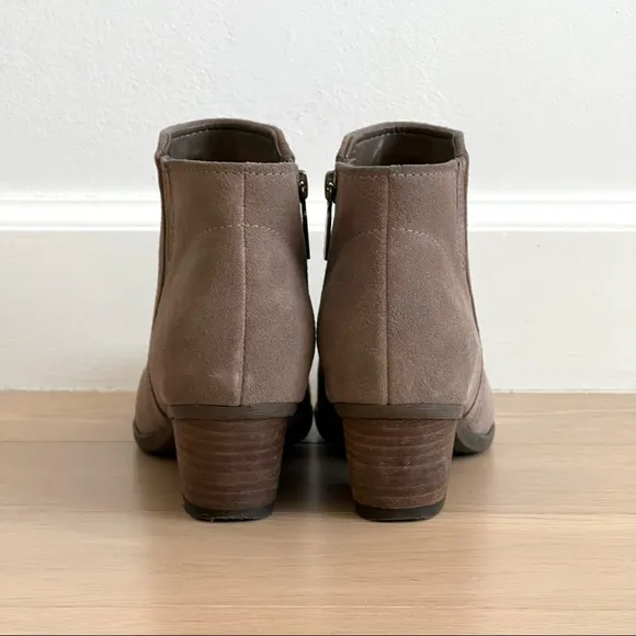 Blondo Waterproof Ankle Bootie - Taupe - Size 7.5M