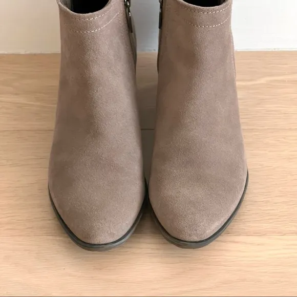 Blondo Waterproof Ankle Bootie - Taupe - Size 7.5M