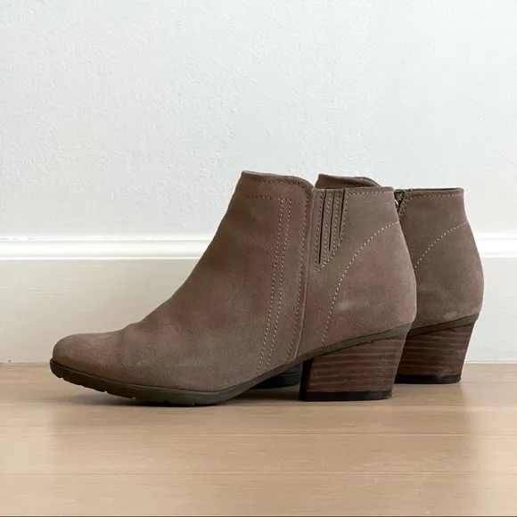 Blondo Waterproof Ankle Bootie - Taupe - Size 7.5M