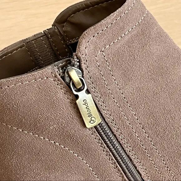Blondo Waterproof Ankle Bootie - Taupe - Size 7.5M