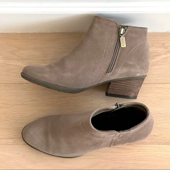 Blondo Waterproof Ankle Bootie - Taupe - Size 7.5M