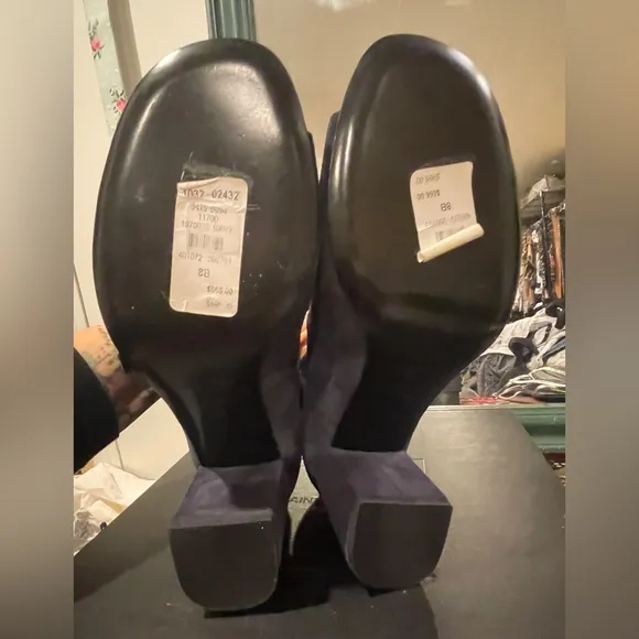 BNIB Saint Laurent 461711 Deep Marine Suede Gladiator, 38