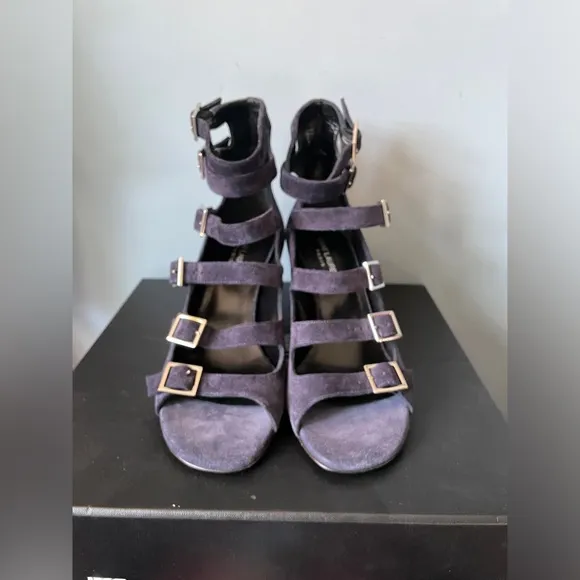 BNIB Saint Laurent 461711 Deep Marine Suede Gladiator, 38