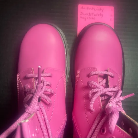 BNWOB Dr Martens Pink 1460’s 8 Eyelet UK 4 US 6 or Big Kids 4