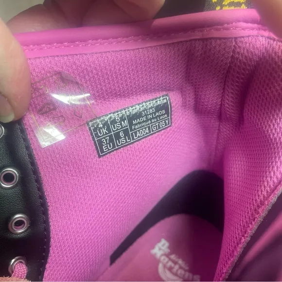 BNWOB Dr Martens Pink 1460’s 8 Eyelet UK 4 US 6 or Big Kids 4