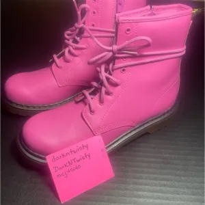 BNWOB Dr Martens Pink 1460’s 8 Eyelet UK 4 US 6 or Big Kids 4