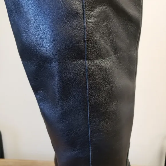 Born Esla Black Leather Boots