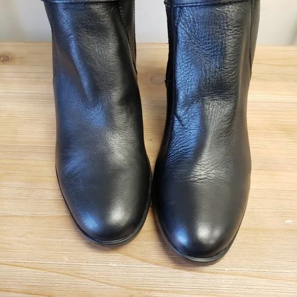 Born Esla Black Leather Boots