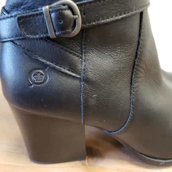 Born Esla Black Leather Boots