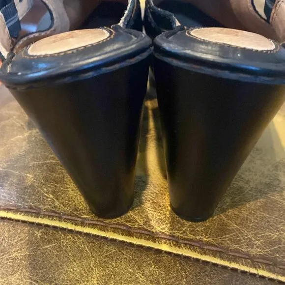 Born women’s size 9 black clog style leather heeled shoes