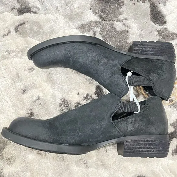 BORN Nolina Rust Leather Black NWOB  Ankle Bootie