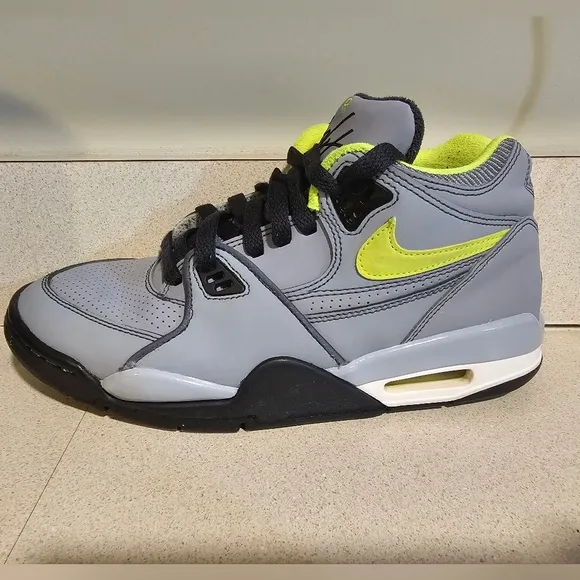 Boys Nike Air Flight Gray, Size 6.5 Youth