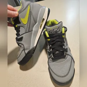 Boys Nike Air Flight Gray, Size 6.5 Youth