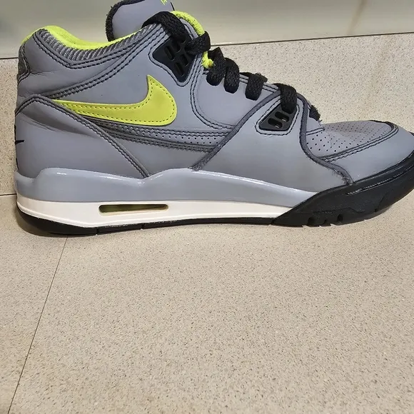 Boys Nike Air Flight Gray, Size 6.5 Youth