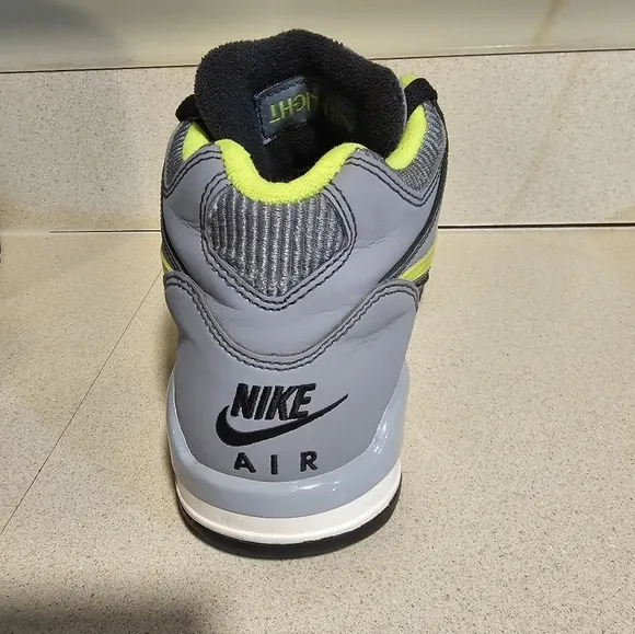 Boys Nike Air Flight Gray, Size 6.5 Youth