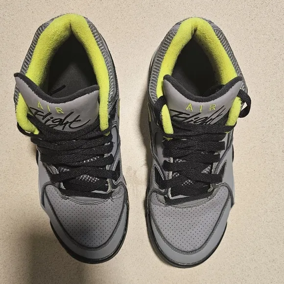 Boys Nike Air Flight Gray, Size 6.5 Youth