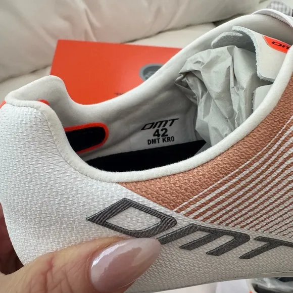 BRAND NEW 2025 DMT KRO EVO Cycling Shoes US 9 EU 42 UK 8 White   Copper