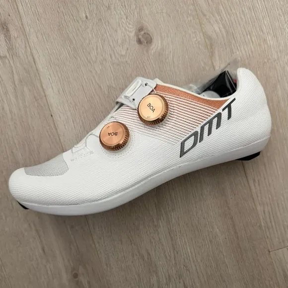 BRAND NEW 2025 DMT KRO EVO Cycling Shoes US 9 EU 42 UK 8 White   Copper