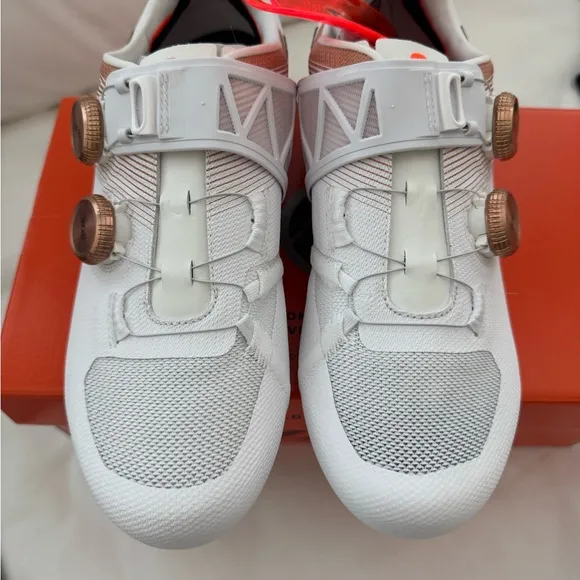 BRAND NEW 2025 DMT KRO EVO Cycling Shoes US 9 EU 42 UK 8 White   Copper