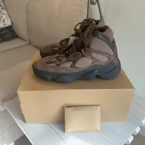 BRAND NEW IN BOX MEN'S adidas YEEZY 500 HIGH &quot;Taupe Black&quot; Sz. 10.5