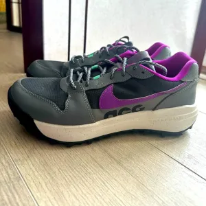 BRAND NEW Men’s Nike ACG Lowcate Hiking Shoes