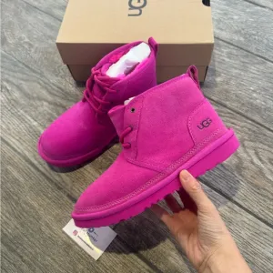 Brand New UGG Big Kids Neumel II Chukka Boots