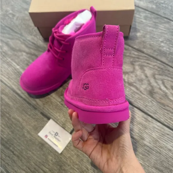 Brand New UGG Big Kids Neumel II Chukka Boots