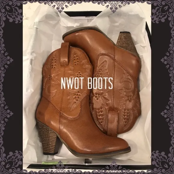 BRAND NEW WOO HOO BOOTS!!