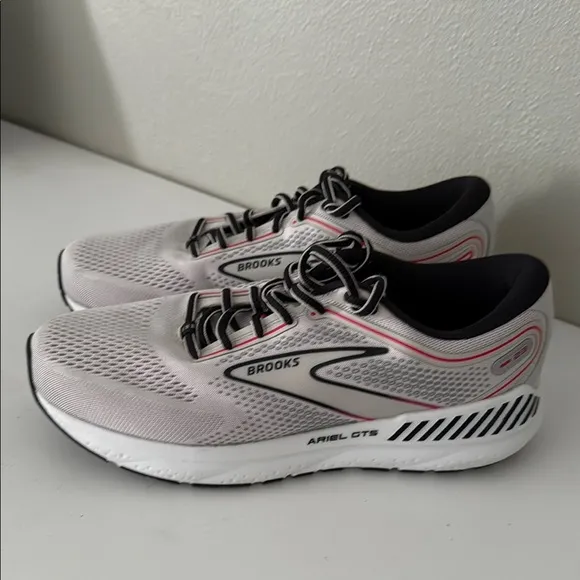 Brooks Ariel GTS 23 Running Shoes - Gray and Black