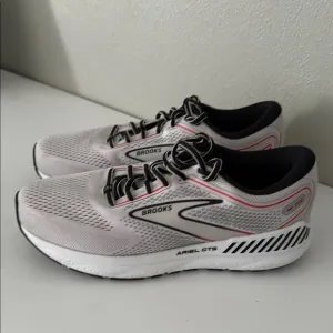 Brooks Ariel GTS 23 Running Shoes - Gray and Black
