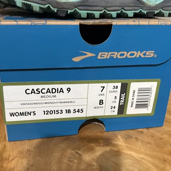 Brooks Cascadia 9 Trail shoes size 7