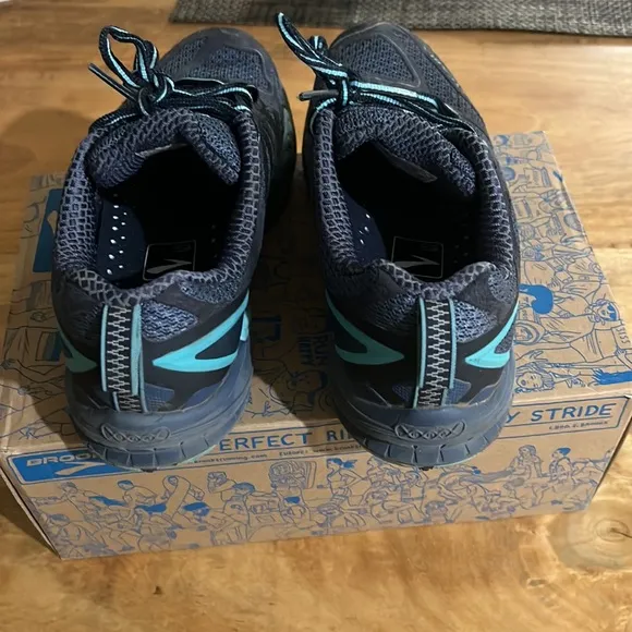 Brooks Cascadia 9 Trail shoes size 7