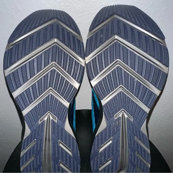 Brooks Levitate 3, Size 9.5