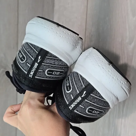 Brooks Women Glycerin Black &amp; White Running Shoes Athletic Sneakers Sz 9.5