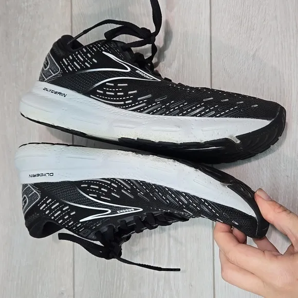 Brooks Women Glycerin Black &amp; White Running Shoes Athletic Sneakers Sz 9.5